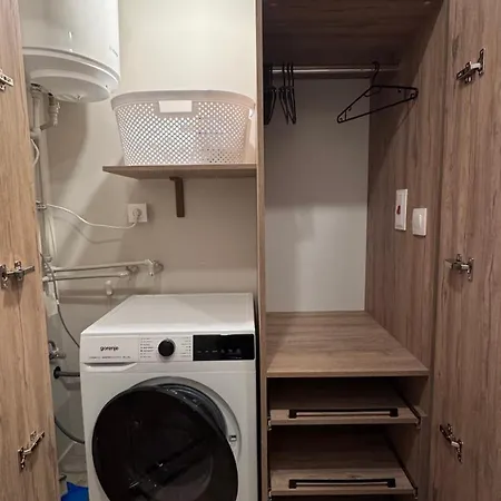 Peaceful 1br Sofa Bed With Opt Parking And Ev Charging Apartment *